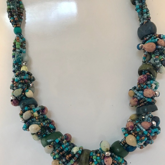 Jewelry - Gorgeous, chunky necklace.